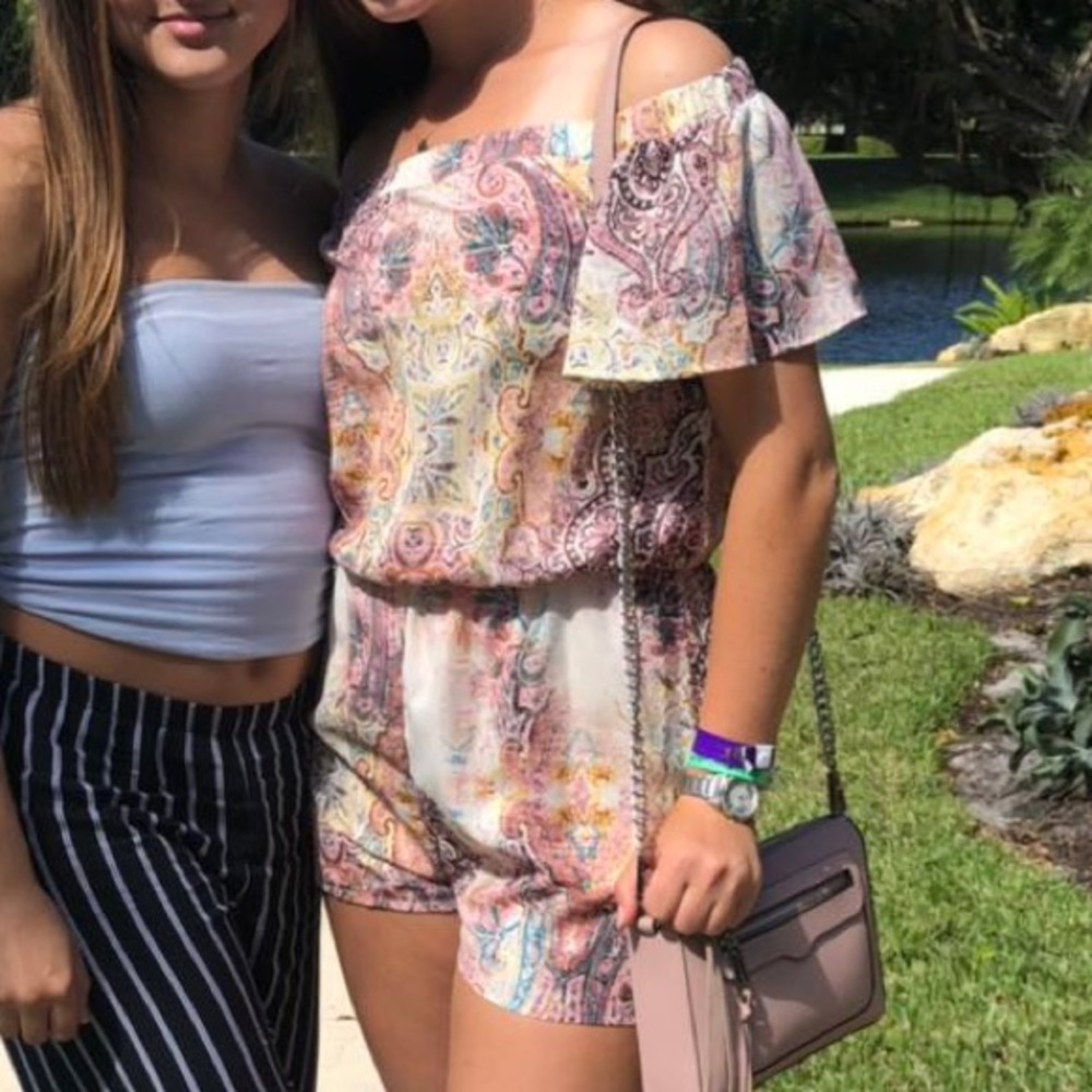 Patterned Romper - Picture 6 of 6